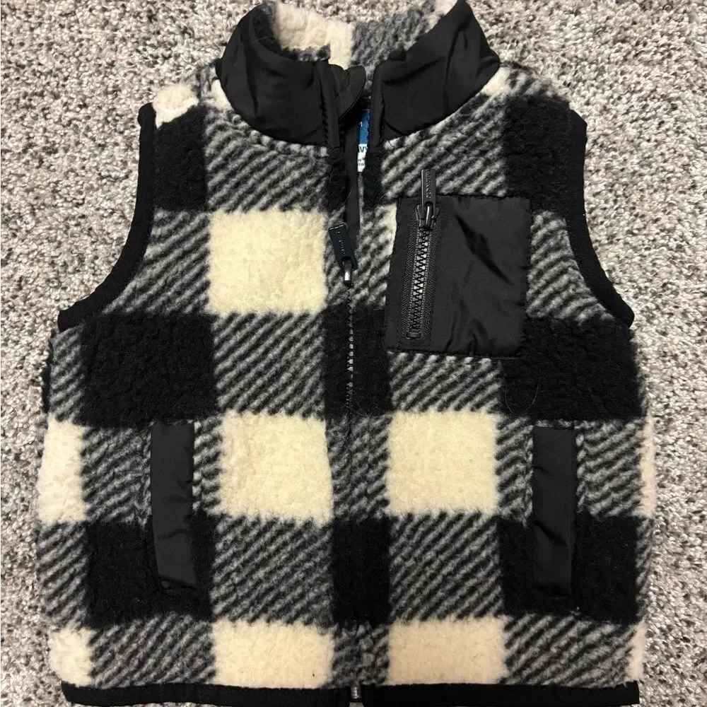 Old Navy Baby Unisex Buffalo Plaid Sherpa Vest